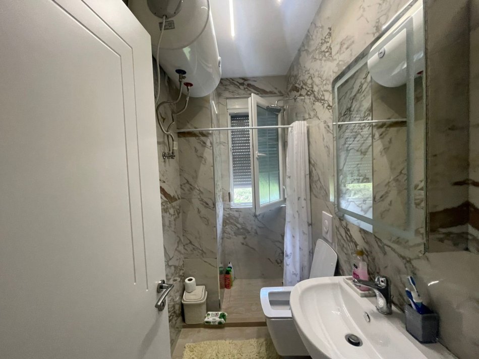 Tirane, shitet apartament 2+1 Kati 3, 90 m² 135.000 € (loni ligori)
