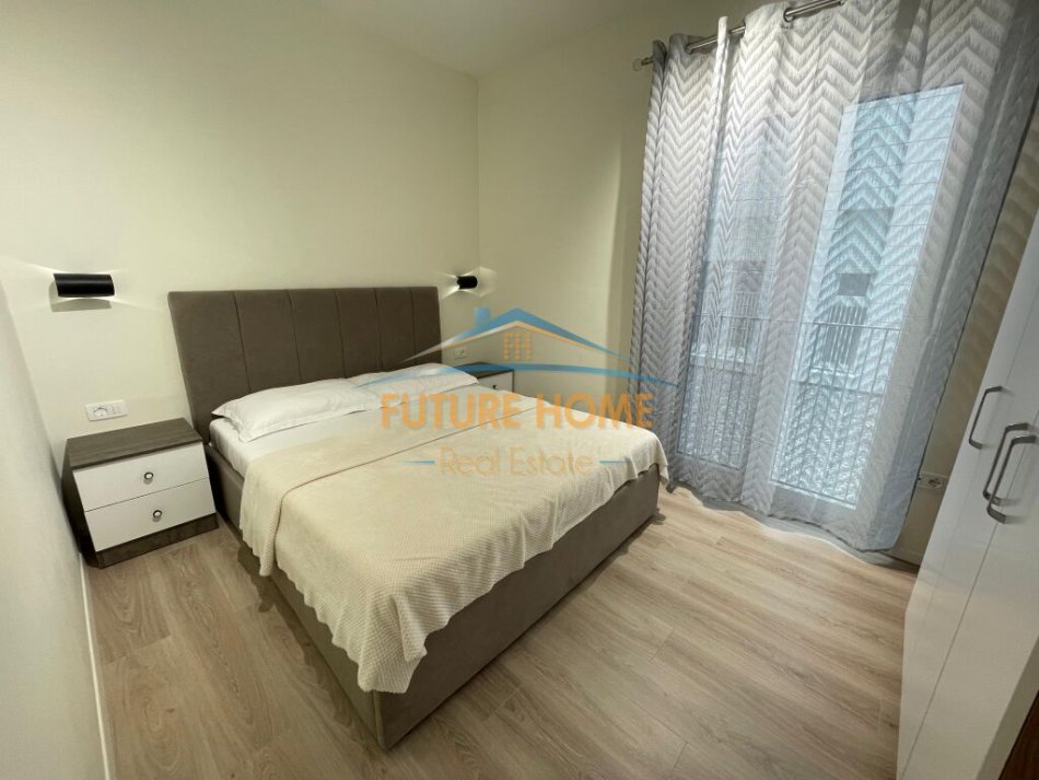 Tirane, jepet me qera apartament 3+1+Ballkon Kati 1, 111 m² 1.000 € (Liqeni i Thate)