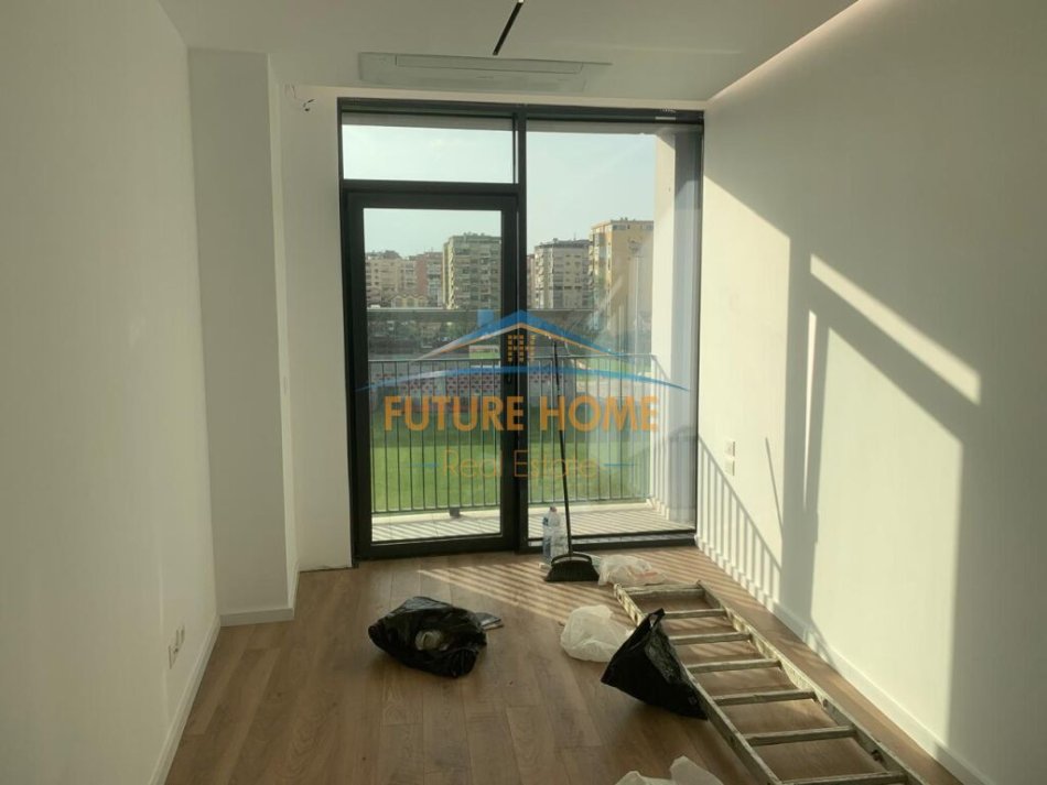 Tirane, jepet me qera apartament 2+1+Ballkon Kati 3, 93 m² 1.000 € (Lake View)