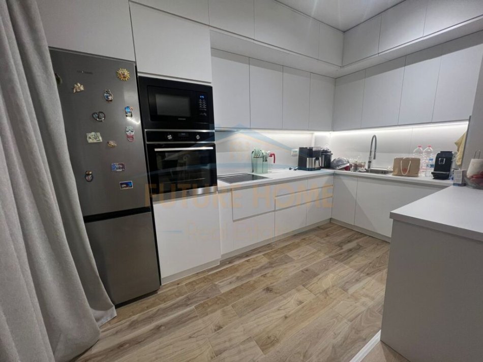 Tirane, shitet apartament 2+1+Aneks+Ballkon Kati 1, 114 m² 229.000 € (Zogu i Zi)