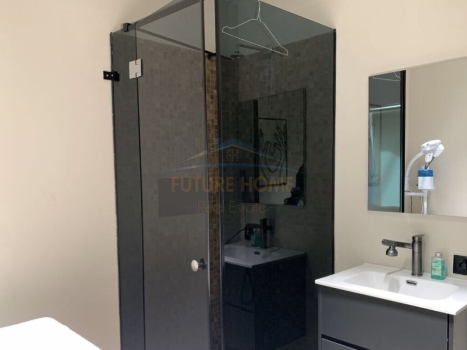 Tirane, shitet ambjent biznesi Kati 0, 85 m² 25.000 € (Stadiumi Dinamo)
