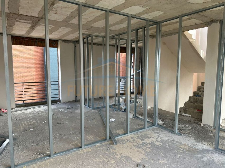 Tirane, shitet Vile 3 Katshe Kati 0, 313 m² 375.000 € (Roses Residence, Farke e Vogel)