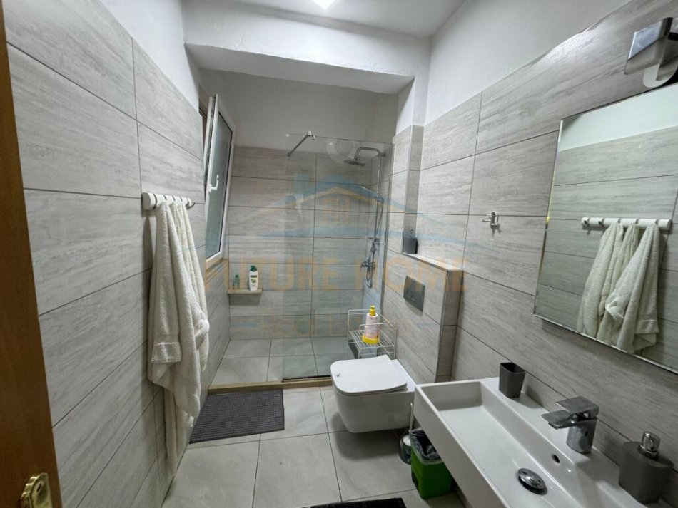Durres, jepet me qera apartament 2+1 Kati 0, 85 m² 630 € (Qerret, Durres)