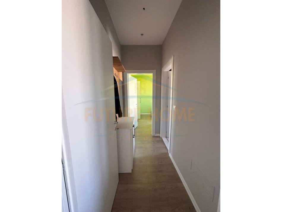 Tirane, jepet me qera apartament 2+1 Kati 15, 110 m² 1.100 € (Rruga e Kavajes)
