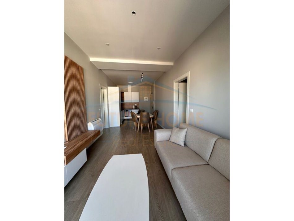 Tirane, jepet me qera apartament 2+1 Kati 15, 110 m² 1.100 € (Rruga e Kavajes)