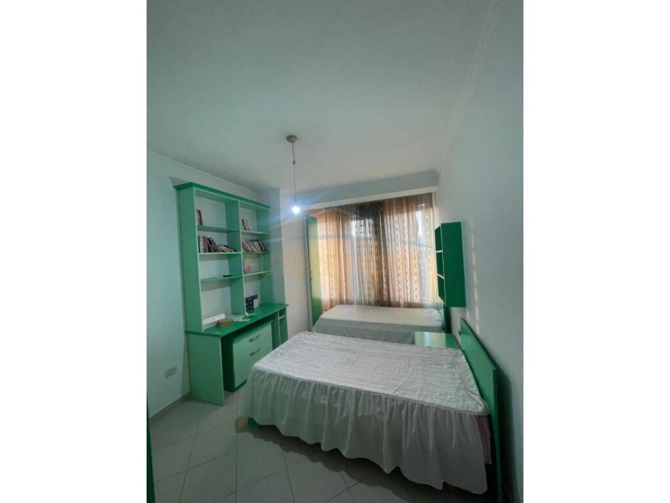Tirane, shitet apartament 2+1 Kati 6, 98 m² 125.000 € (Yzberisht)