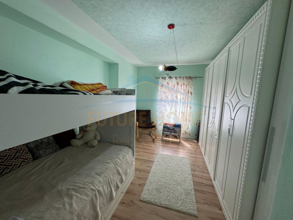 Durres, shitet apartament 2+1 Kati 1, 136 m² 130.000 € (prane kopshtit &quot;Ivina&quot;, Durres)