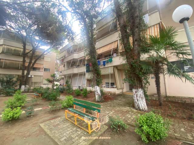 Durres, jepet me qera apartament 1+1+A+BLK Kati 3, 80 m² 250 Euro (MALI ROBIT)