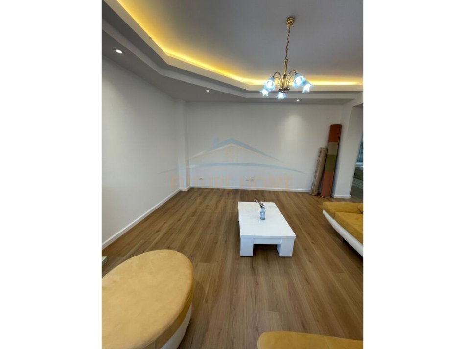 Tirane, shitet apartament 2+1+Aneks+Ballkon Kati 6, 85 m² 170.000 € (Brryli/ Materniteti i RI)