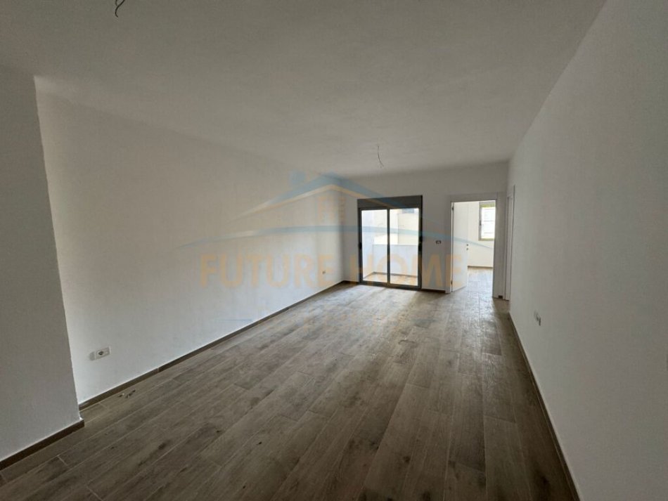 Durres, shitet apartament 2+1 Kati 2, 87 m² 74.000 € (Prane UKD (Ujesjellesit))