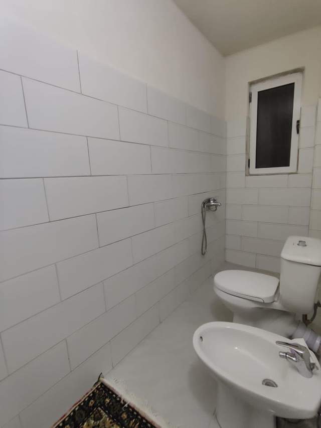 Tirane, jepet me qera apartament 1+1+Aneks+Ballkon Kati 3, 60 m² 350 € (Rruga Kongresi i Manastirit)