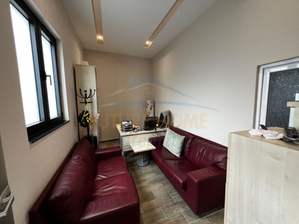Tirane, jap me qera ambjent biznesi Kati 0, 115 m² 2.500 € (Jordan Misja)