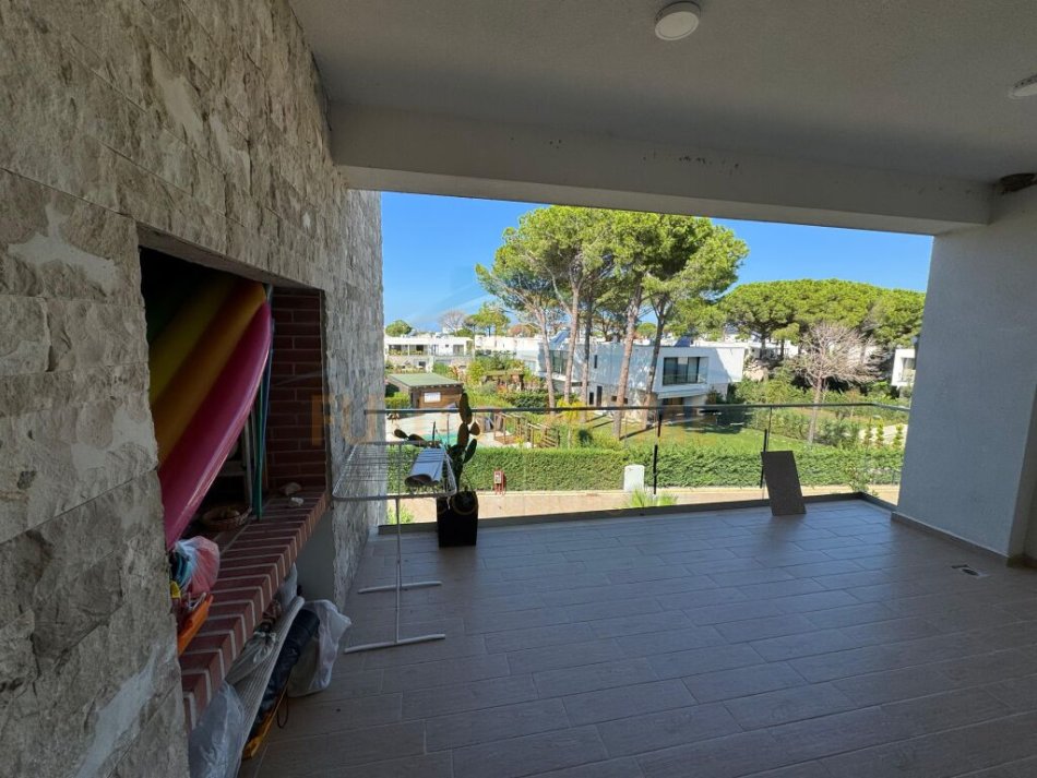Durres, shitet apartament 1+1 Kati 2, 89 m² 206.000 € (San Pietro , Gjiri Lalzit .)