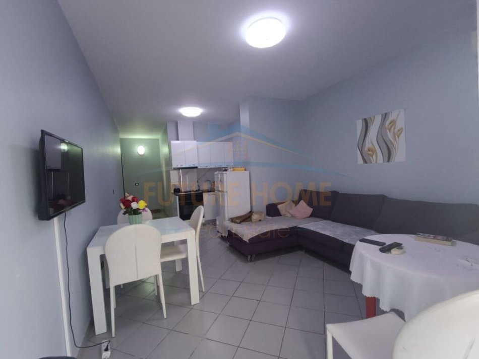 Durres, jepet me qera apartament 1+1 , 70 m² 400 € (Plazh Rrota e Kuqe, Durres)