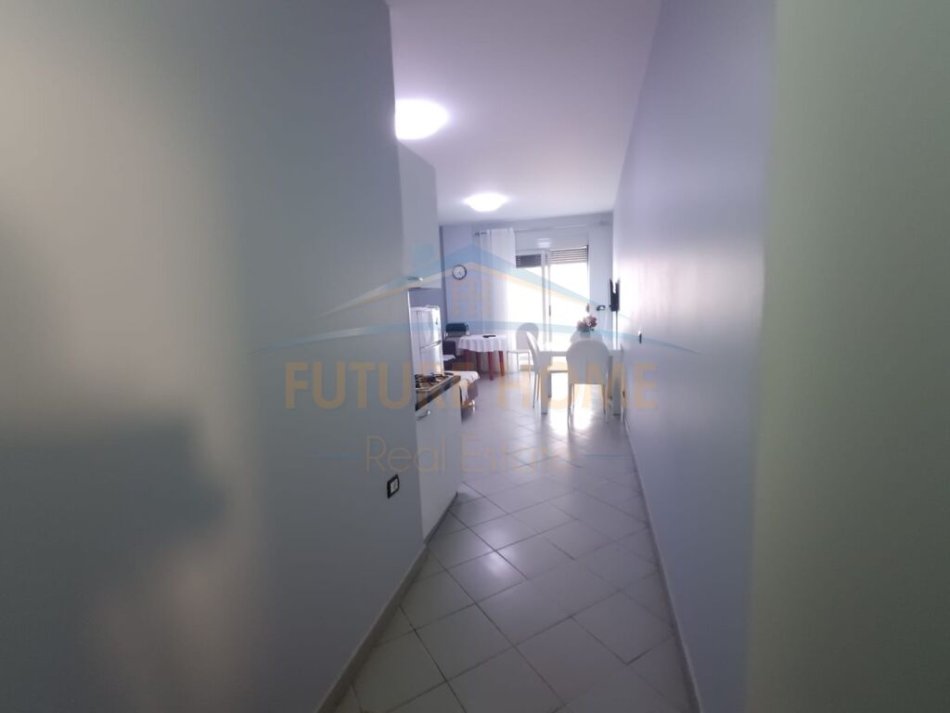 Durres, jepet me qera apartament 1+1 , 70 m² 400 € (Plazh Rrota e Kuqe, Durres)