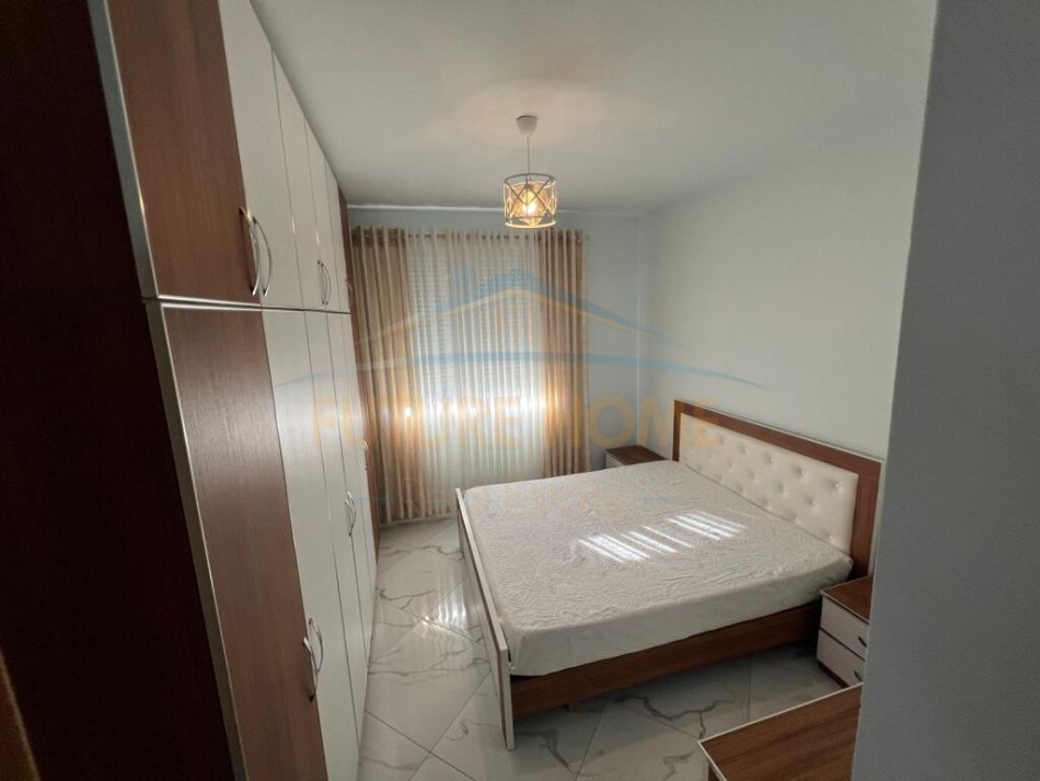 Durres, jepet me qera apartament 2+1 Kati 3, 115 m² 400 € (Ish Urt, Durres)