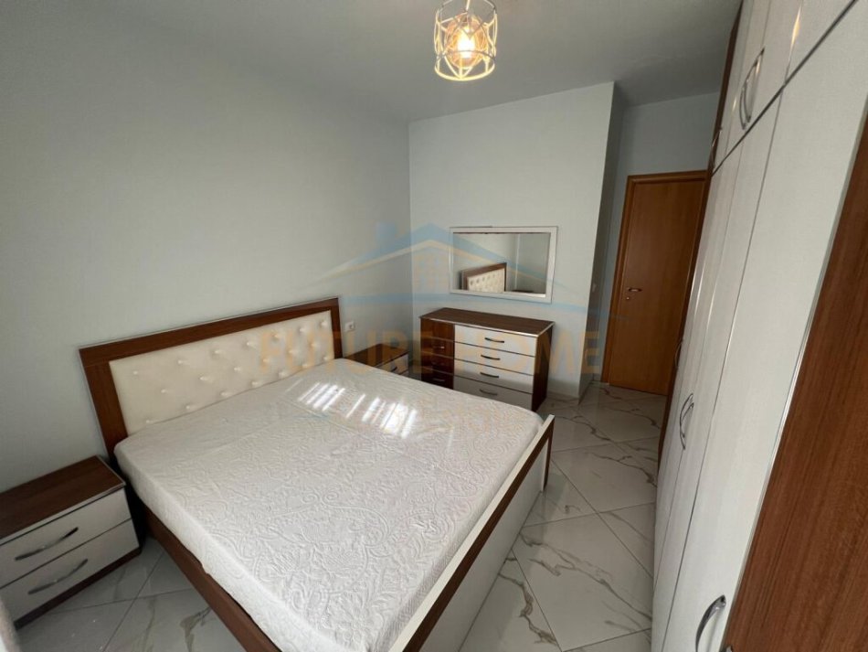 Durres, jepet me qera apartament 2+1 Kati 3, 115 m² 400 € (Ish Urt, Durres)