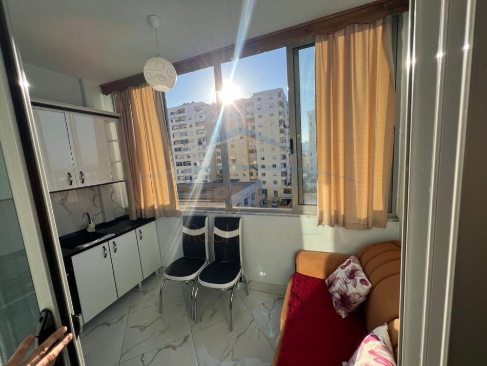 Durres, jepet me qera apartament 2+1 Kati 3, 115 m² 400 € (Ish Urt, Durres)