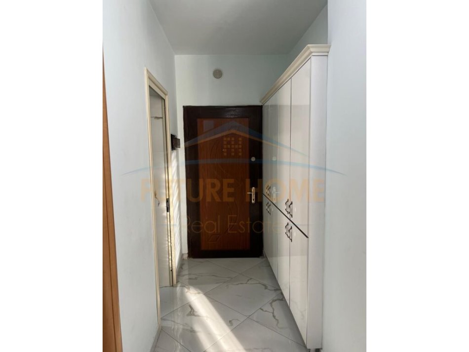 Durres, jepet me qera apartament 2+1 Kati 3, 115 m² 400 € (Ish Urt, Durres)