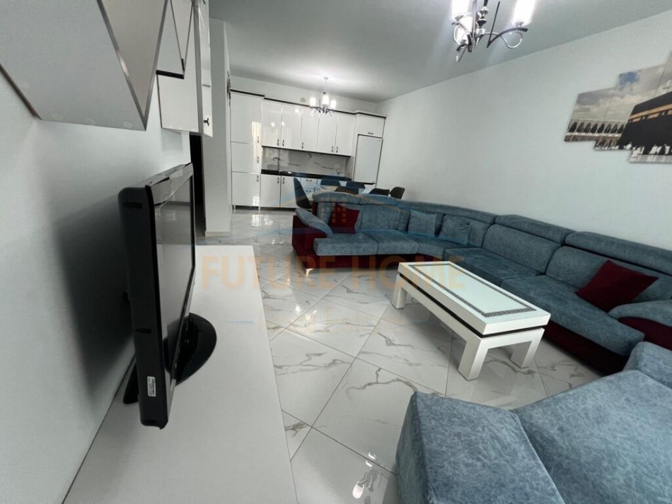 Durres, jepet me qera apartament 2+1 Kati 3, 115 m² 400 € (Ish Urt, Durres)