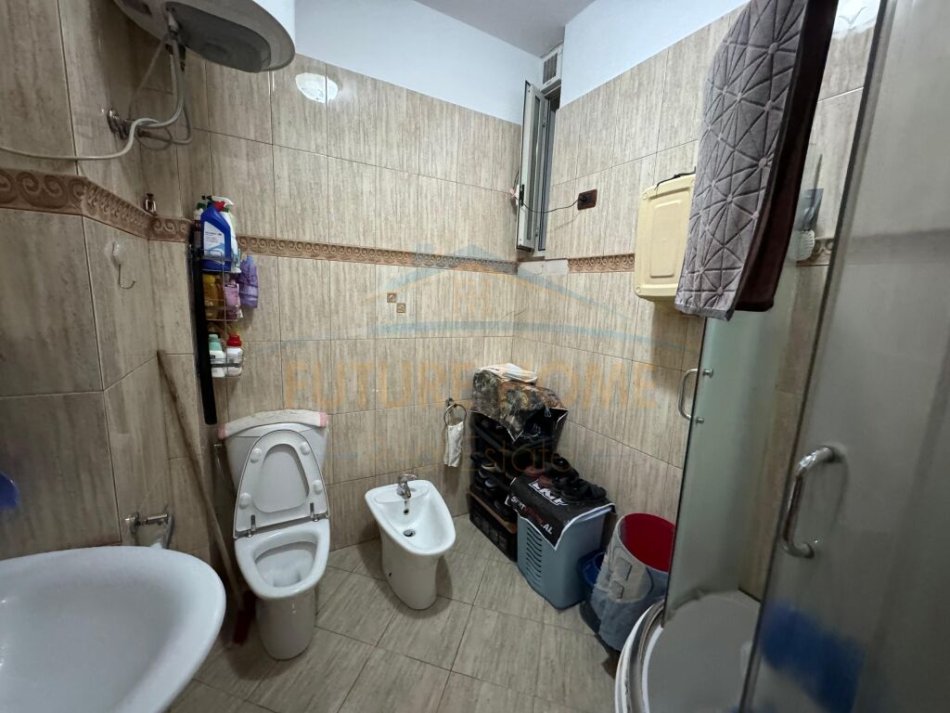 Durres, shitet apartament 3+1 Kati 3, 115 m² 150.000 € (Lagjia 6, Durres)