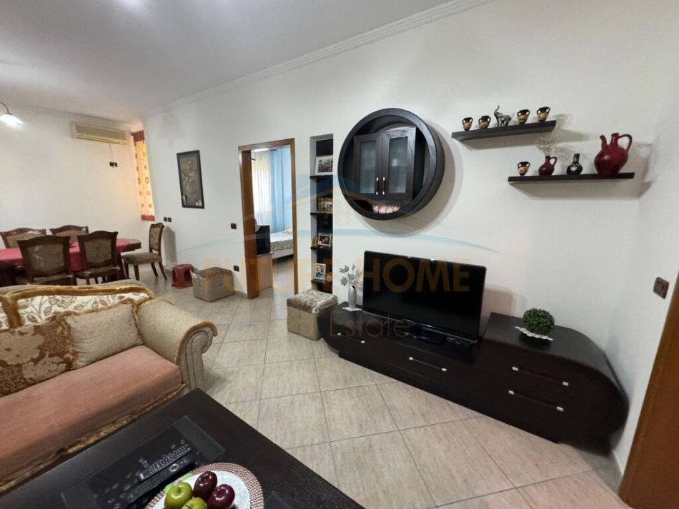 Durres, shitet apartament 3+1 Kati 3, 115 m² 150.000 € (Lagjia 6, Durres)