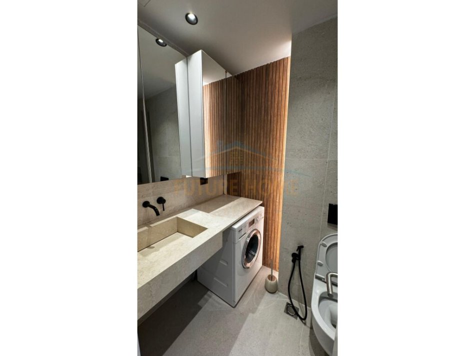 Tirane, shes apartament 2+1+Ballkon Kati 7, 100 m² 230.000 € (Karl Gega)