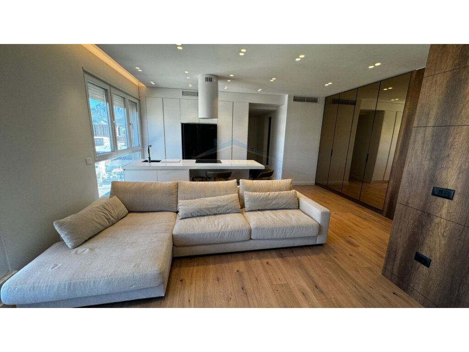 Tirane, shes apartament 2+1+Ballkon Kati 7, 91 m² 230.000 € (Karl Gega)