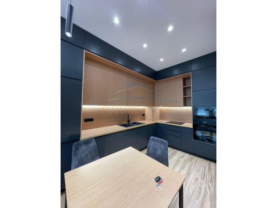 Tirane, jepet me qera apartament 1+1+Aneks+Ballkon Kati 5, 73 m² 1.000 € (SQUER 21)