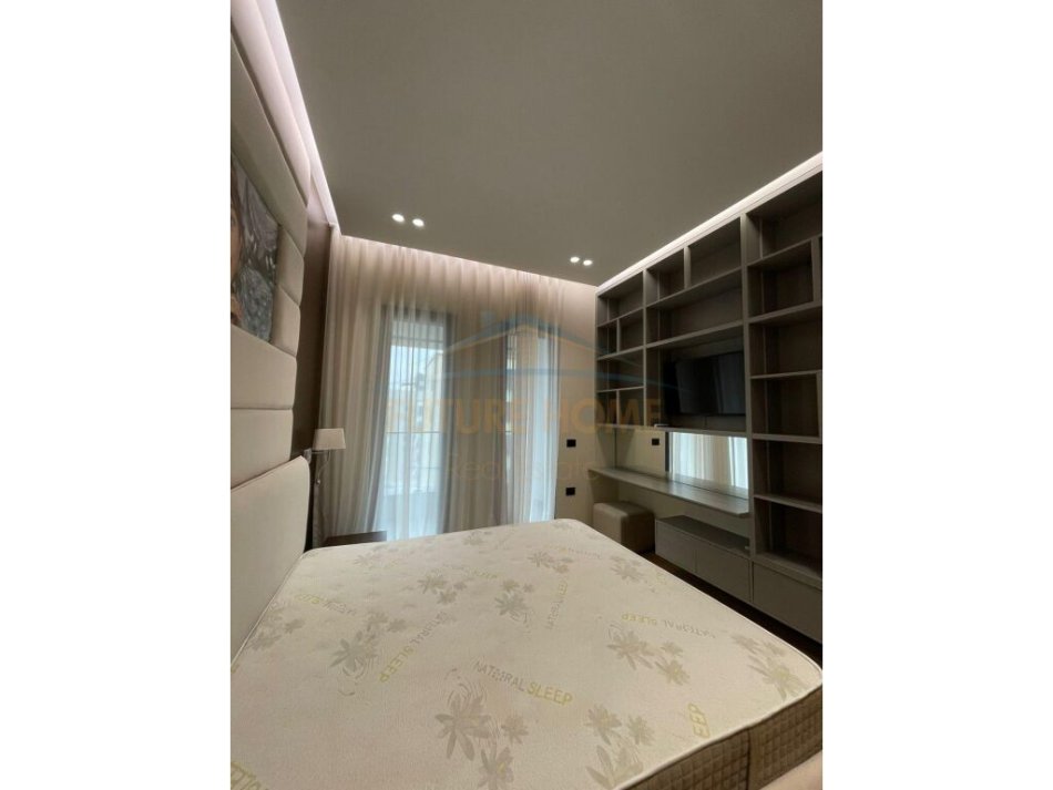 Tirane, jepet me qera apartament 1+1+Aneks+Ballkon Kati 5, 73 m² 1.000 € (SQUER 21)