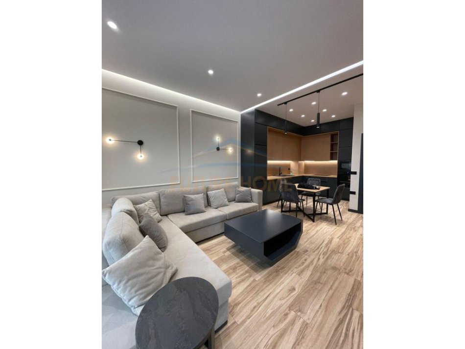 Tirane, jepet me qera apartament 1+1+Aneks+Ballkon Kati 5, 73 m² 1.000 € (SQUER 21)