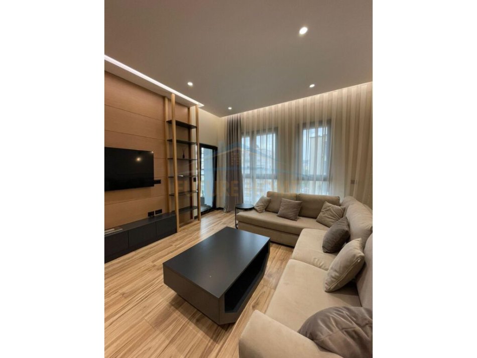 Tirane, jepet me qera apartament 1+1 Kati 5, 73 m² 1.000 € (Kompleksi Square 21)