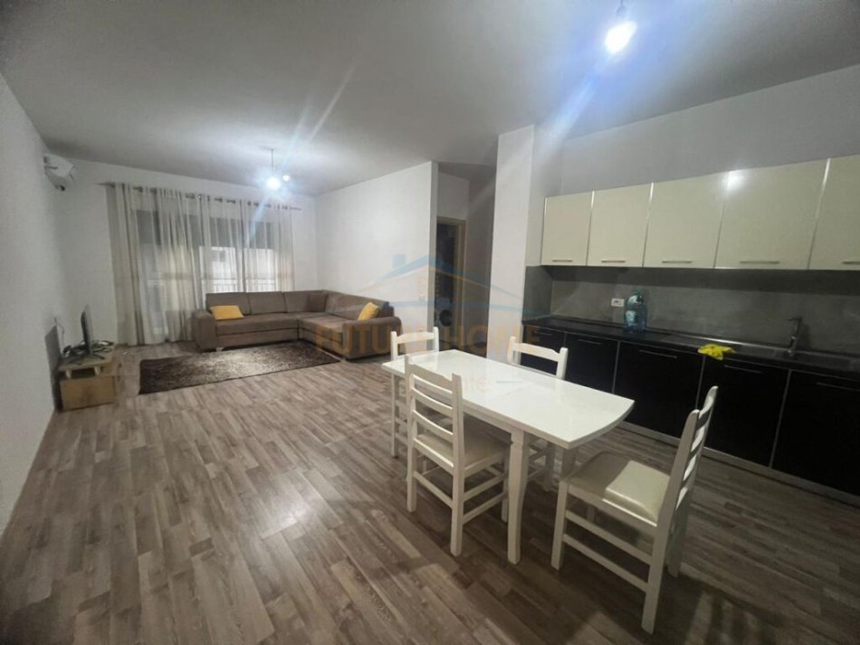 Tirane, jepet me qera apartament 2+1 Kati 2, 102 m² 650 € (Unaza e Re ,Green City Residence)