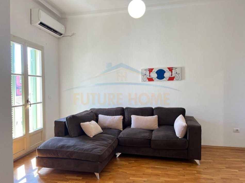 Durres, shitet apartament duplex 3+1 , 183 m² (Bulevardi Kryesor, Durres)
