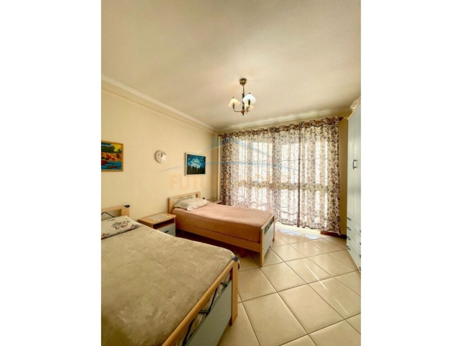 Tirane, shitet apartament 3+1 Kati 8, 140 m² 330.000 € (Komuna e Parisit)