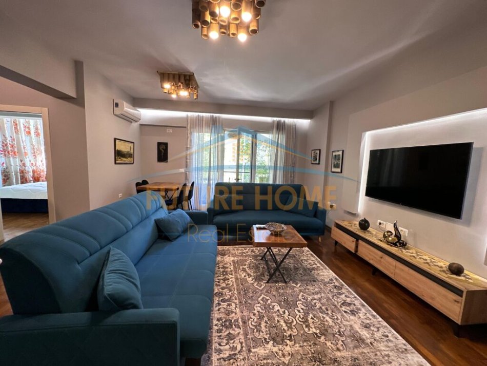 shitet apartament 2+1+Ballkon Kati 1, 94 m² 185.000 € (Kopshti Zoologjik)