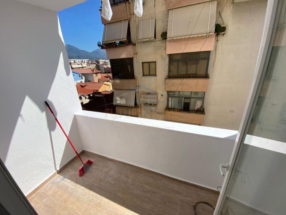 Tirane, shitet apartament 2+1+Ballkon Kati 4, 90 m² 185.000 € (Medrese AREA40930)