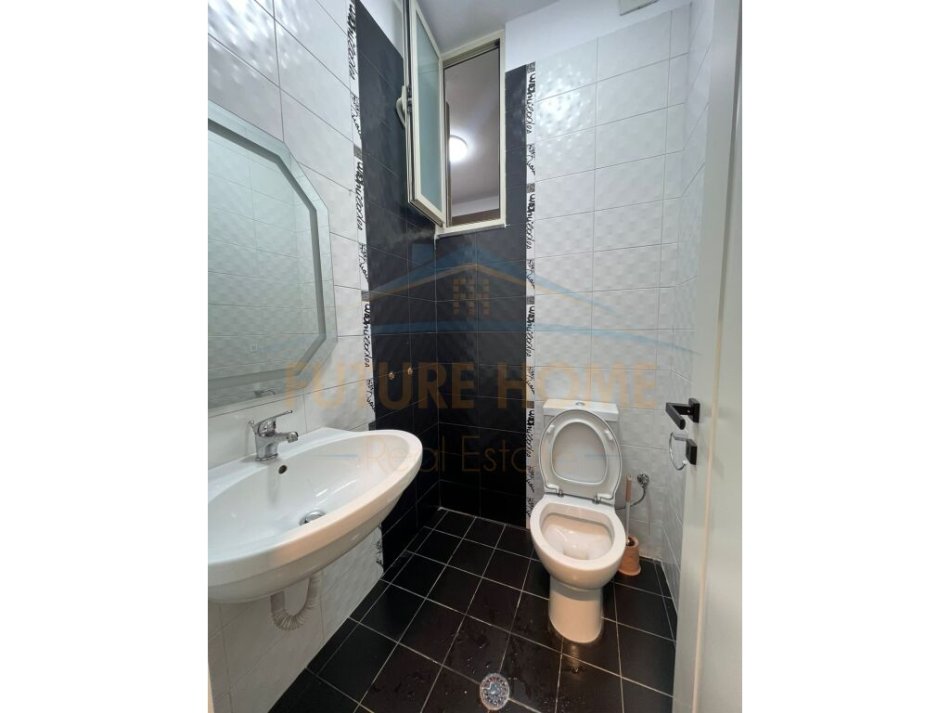 Tirane, shes apartament 2+1+Ballkon Kati 4, 102 m² 230.000 € (Liqeni Thate)