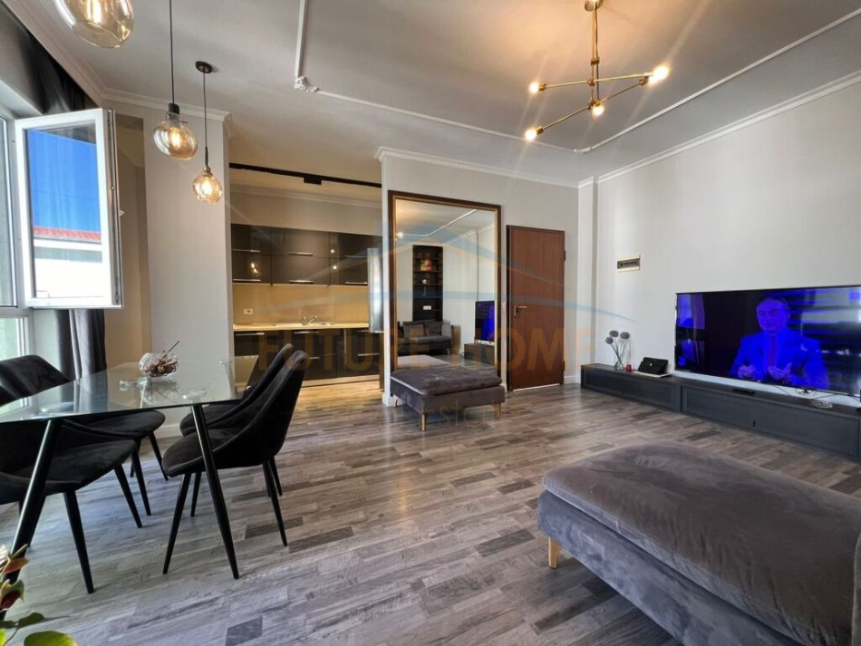 Tirane, shes apartament 2+1+Ballkon Kati 4, 102 m² 230.000 € (Liqeni Thate)