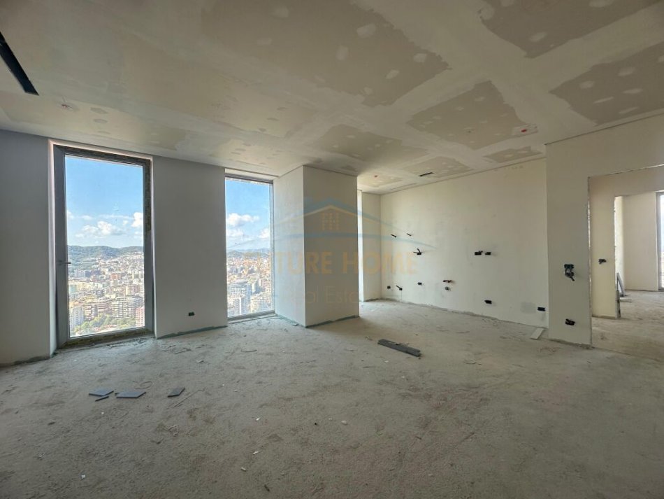 Tirane, shes 2+1+Ballkon Kati 21, 151 m² 573.000 € (Bulevardi Bajram Curri)