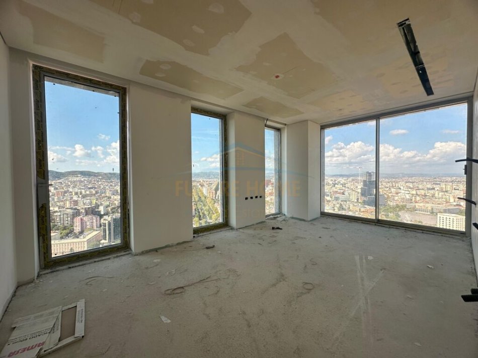 Tirane, shes 2+1+Ballkon Kati 21, 151 m² 573.000 € (Bulevardi Bajram Curri)