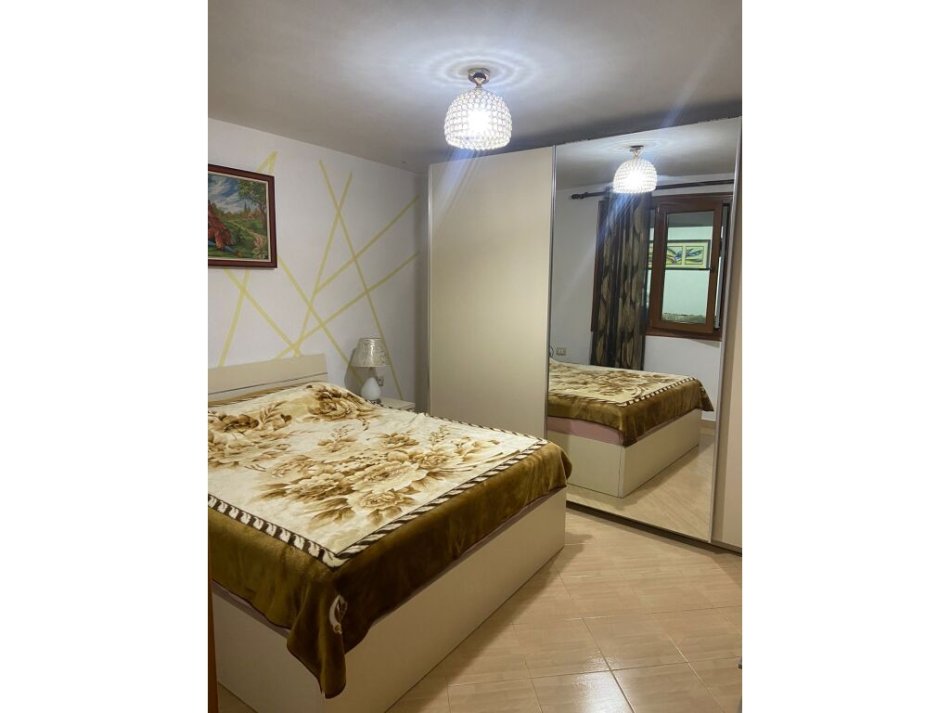 Tirane, jepet me qera shtepi 2+1 Kati 1, 100 m² 500 € (KOMISARIATI NR I TIRANE)