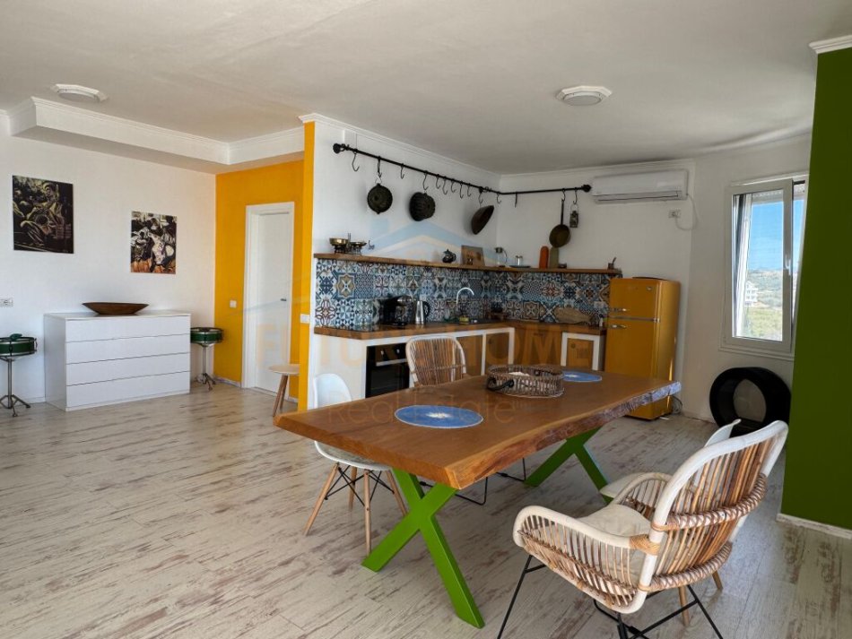 Durres, shitet apartament 2+1+Ballkon Kati 14, 134 m² 195.000 € (Shkembi i Kavajes, Durres)