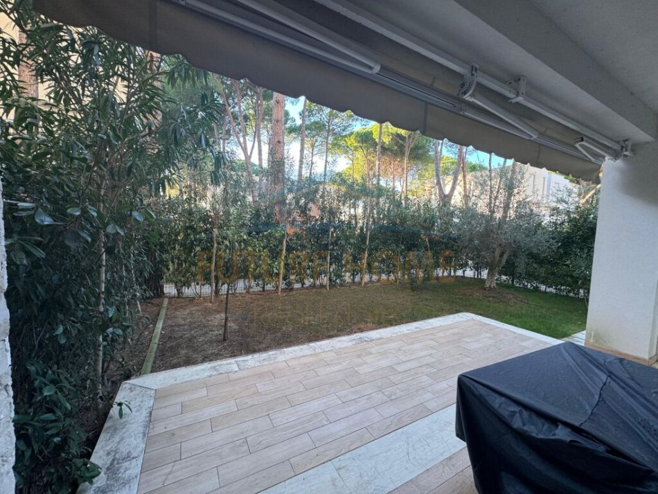 Durres, shitet apartament 2+1 Kati 0, 306 m² 340.000 € (San Pietro , Gjiri Lalzit .)
