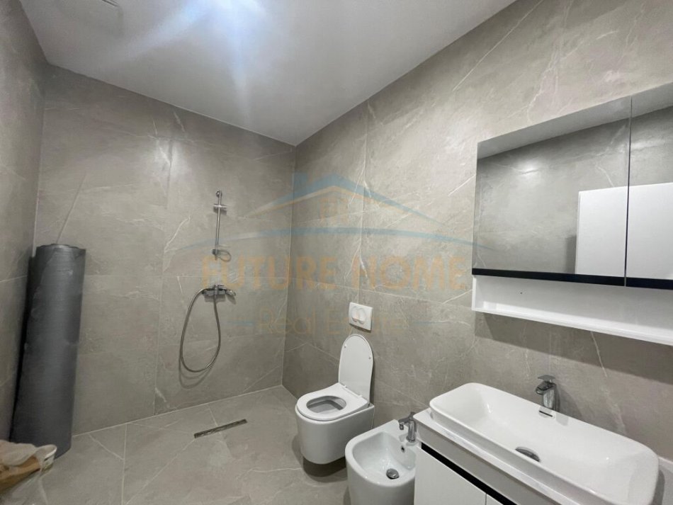 Durres, shitet apartament 2+1 Kati 9, 74 m² 123.000 € (Kazazi, Durres)