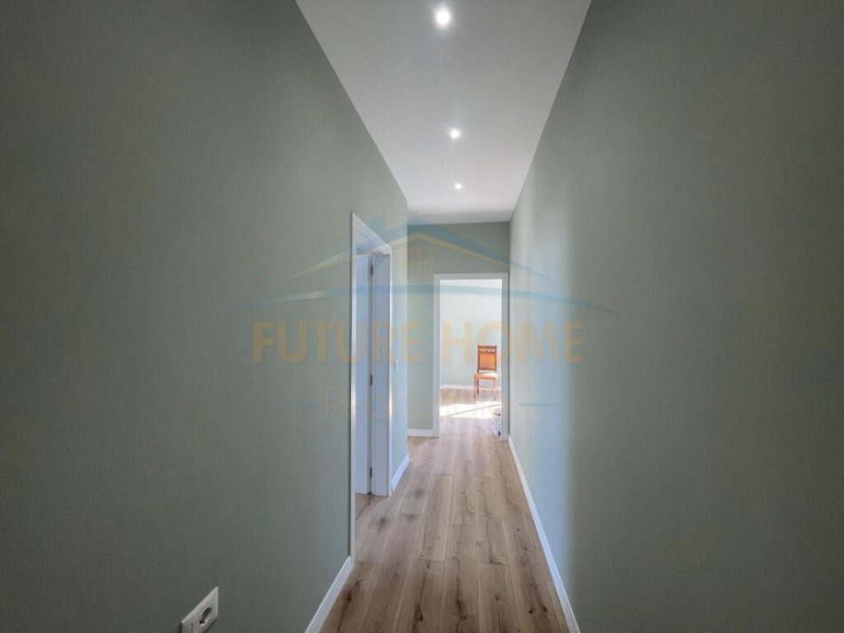 Durres, shitet apartament 2+1+Ballkon Kati 9, 74 m² 130.000 € (Ish Rajoni Durres)