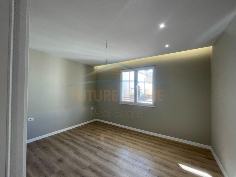 Durres, shitet apartament 1+1+Ballkon Kati 9, 51 m² 75.000 € (durres)