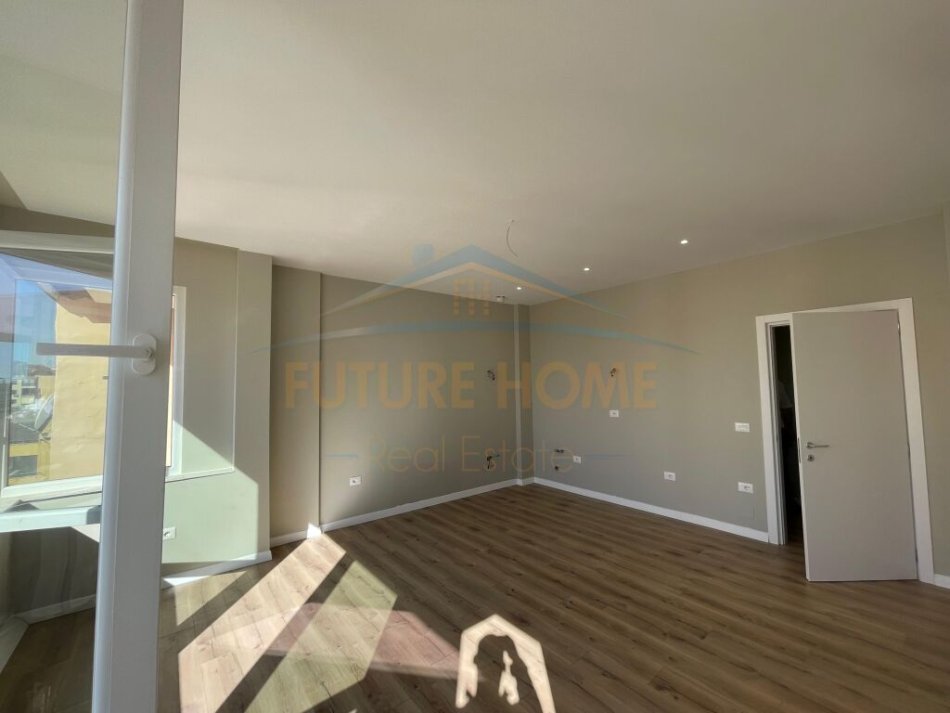 Durres, shitet apartament 1+1+Ballkon Kati 9, 51 m² 75.000 € (durres)