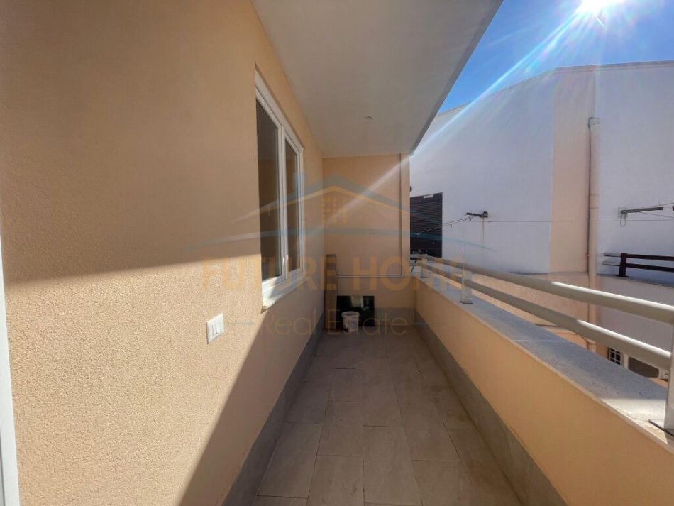 Durres, shitet apartament 1+1+Ballkon Kati 9, 51 m² 75.000 € (durres)