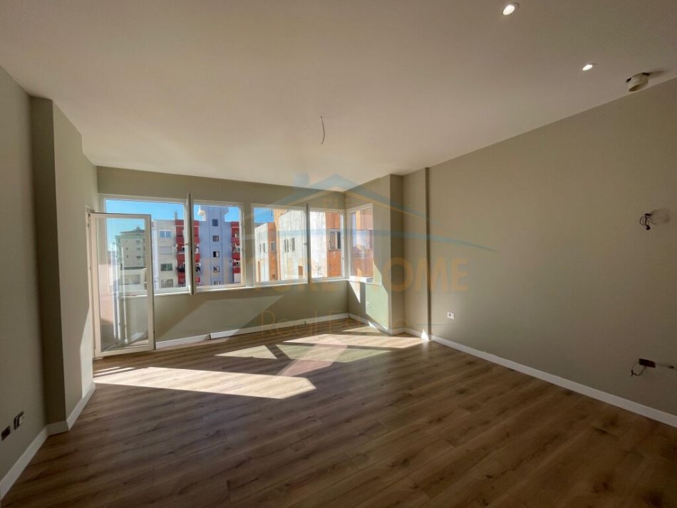 Durres, shitet apartament 1+1+Ballkon Kati 9, 51 m² 75.000 € (durres)